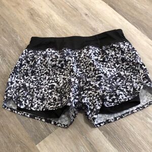 Danskin Now Semi-fitted shorts